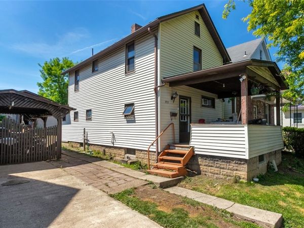 303 N 5th St , Youngwood, PA 15697
