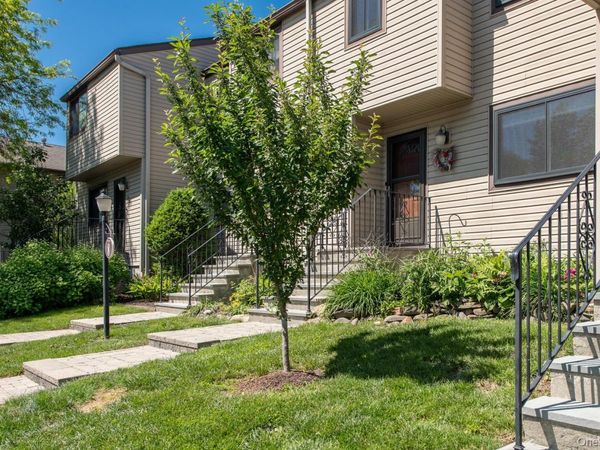 8 Knightsbridge , Unit C, Poughkeepsie, NY 12603