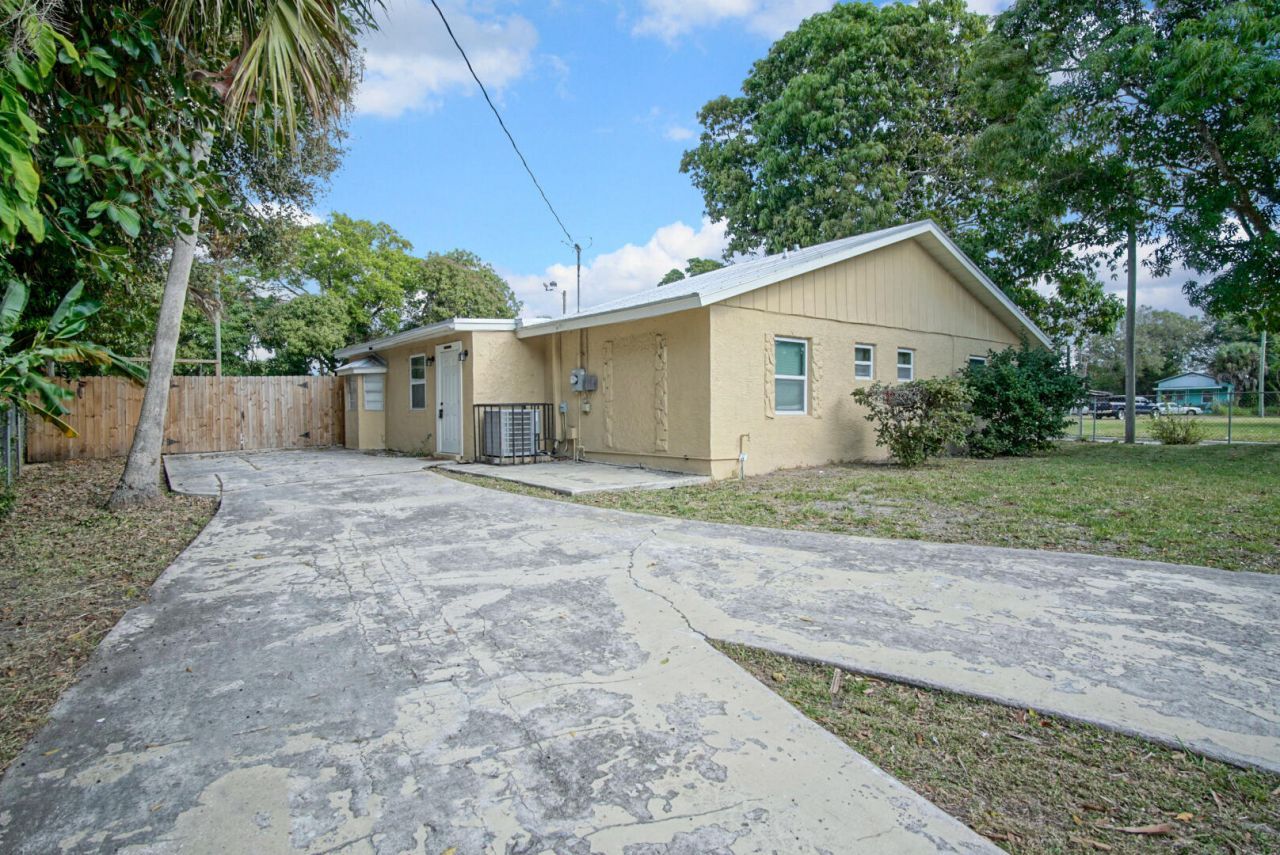 1002 Avenue E, Fort Pierce, FL 34950 Photo