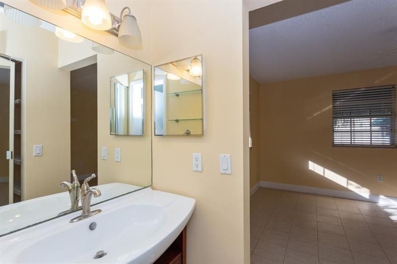 5200 Lake Loop Road, Cooper City, FL 33330 Photo