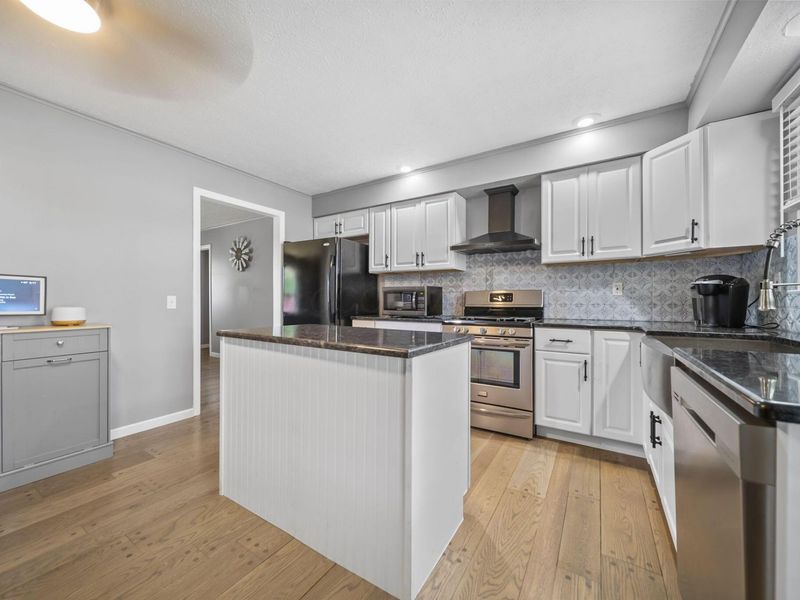 328 Darlene Street, Centerburg, OH 43011 Photo 8