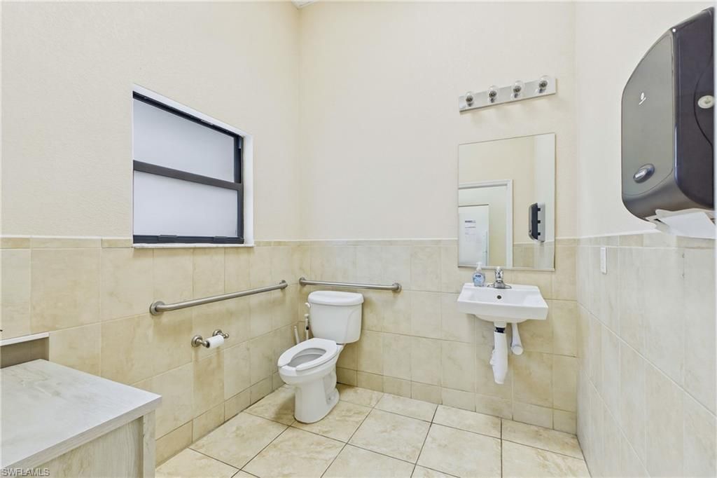 1010 NE 9th St , Unit A, Cape Coral, FL 33909 Photo