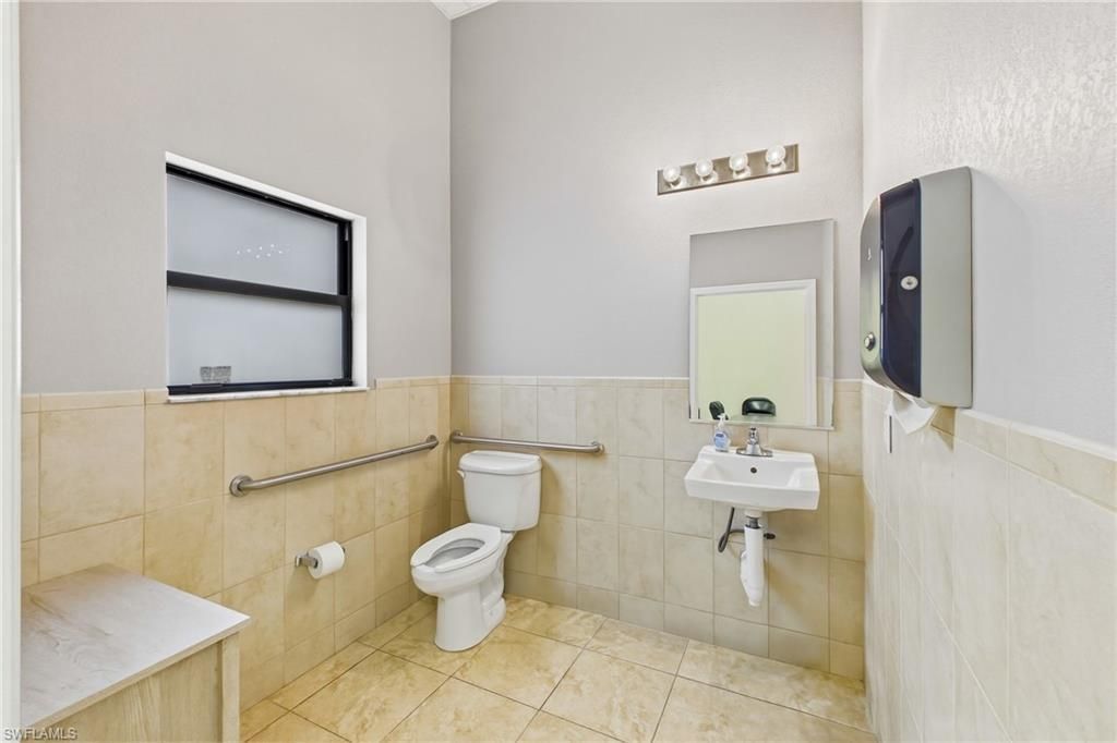1010 NE 9th St , Unit A, Cape Coral, FL 33909 Photo