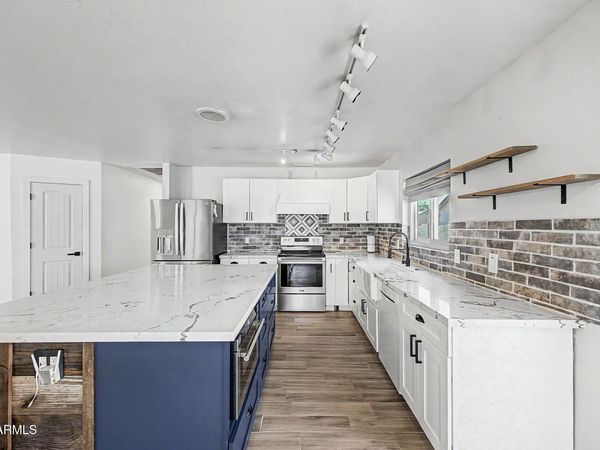 8118 E FOUNTAIN Street, Mesa, AZ 85207