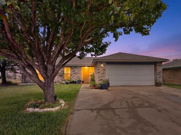 1317 Belinda Court , Garland, TX 75040