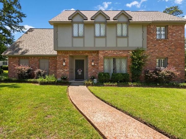 5911 Foxcroft Road , Tyler, TX 75703