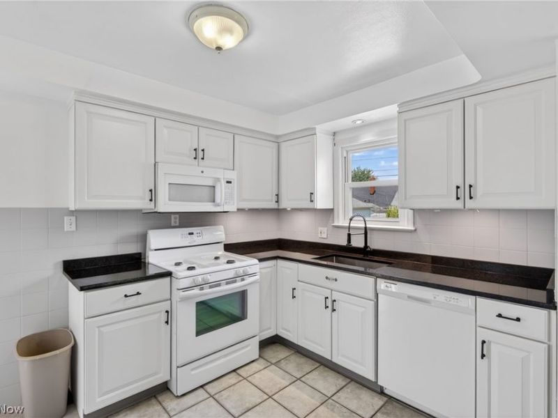 5814 Charles Avenue, Parma, OH 44129 Photo 11