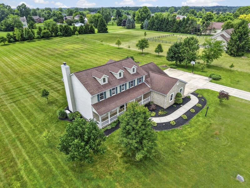 421 Warrenpoint Lane, Pataskala, OH 43062 Photo 2