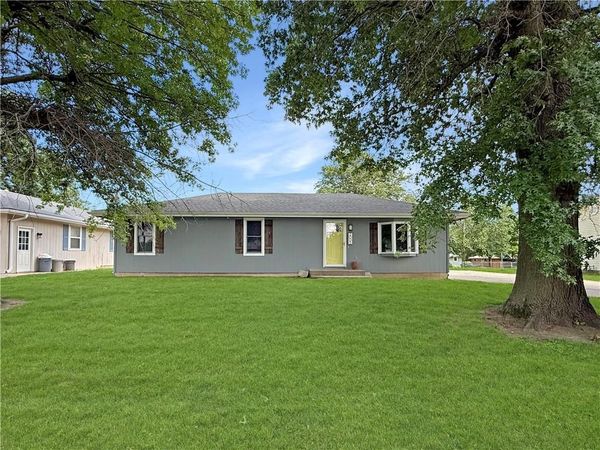 2005 Cypress Street, Higginsville, MO 64037