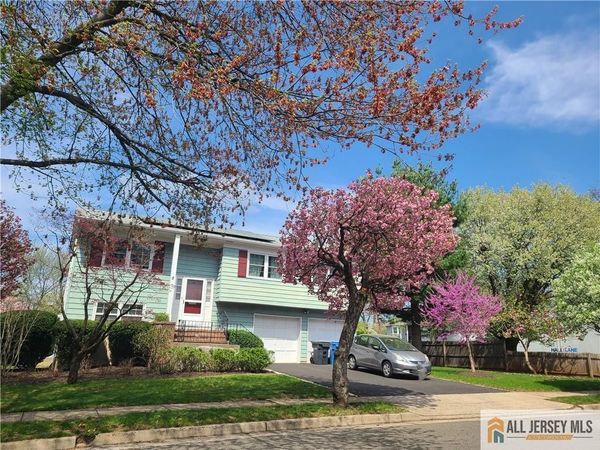 8 Windy Hill Road , Metuchen, NJ 08840