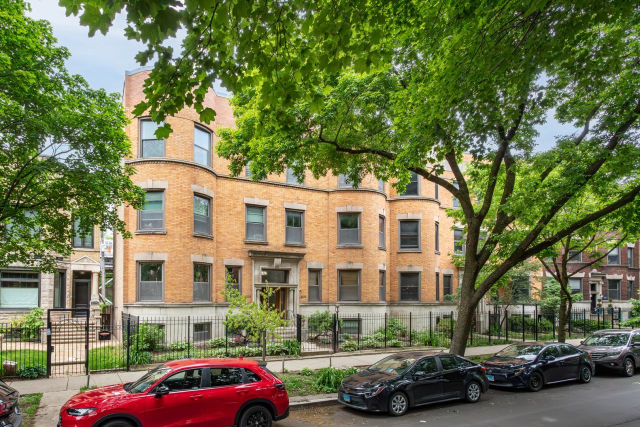 4336 N Kenmore Avenue, Unit 2S, Chicago, IL 60613 Main Photo
