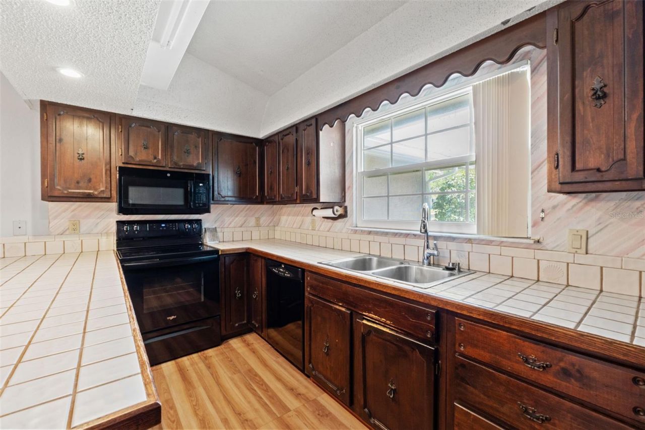 7447 Dundee Way, Weeki Wachee, FL 34613 Photo