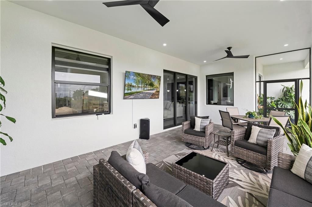 2425 SW 2nd Ter, Cape Coral, FL 33991 Photo