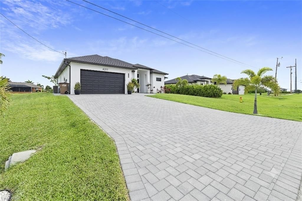 2425 SW 2nd Ter, Cape Coral, FL 33991 Photo