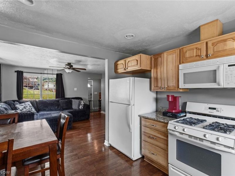 935 Logan Avenue, Toronto, OH 43964 Photo 9
