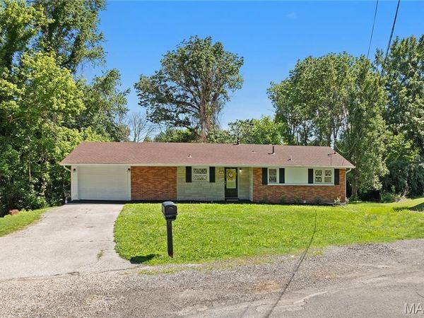 12 Highwood Circle , Belleville, IL 62223