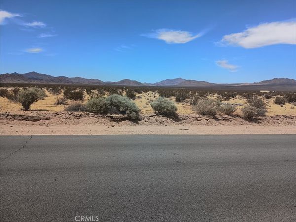 5 North Side, Lucerne Valley, CA 92356