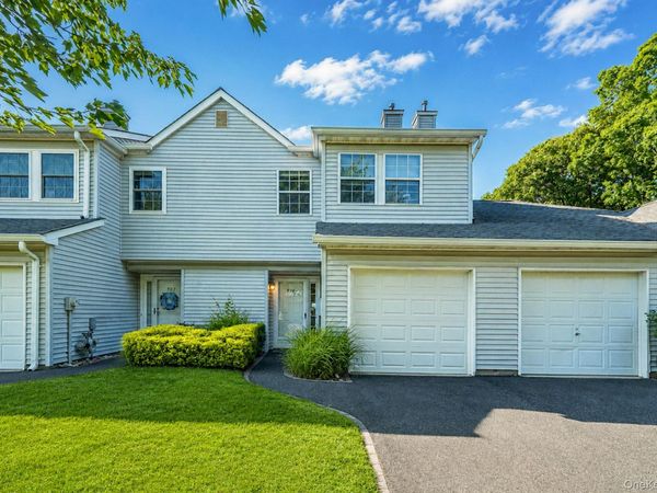 908 Sara Circle , Port Jefferson Station, NY 11776