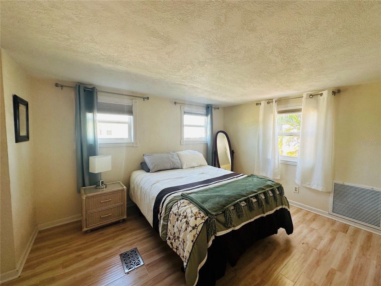 147 Maui Drive , Palmetto, FL 34221 Photo