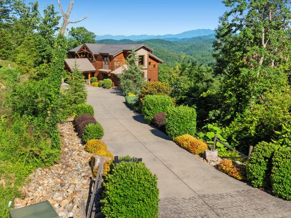 2470 Hackberry Drive, Sevierville, TN 37862