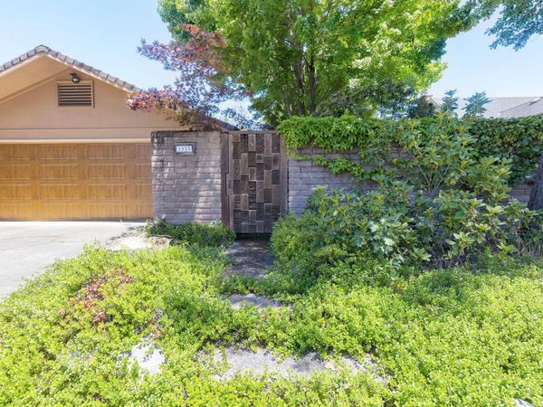 1325 NW Lawnridge Avenue, Grants Pass, OR 97526