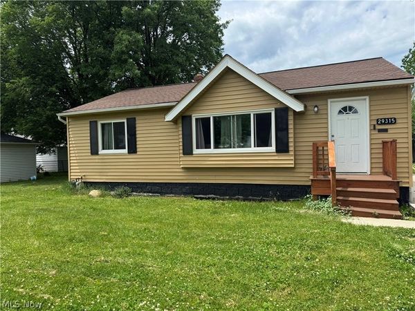 29315 Fairway Boulevard , Willowick, OH 44095