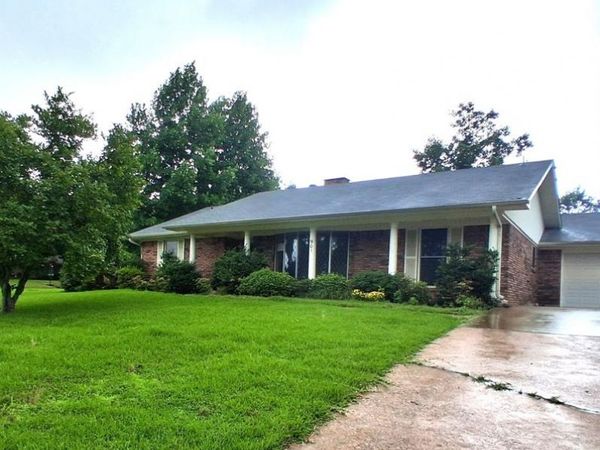 901 Bluebird Lane , Wake Village, TX 75501