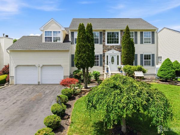 26 Alexis Lane, Edison, NJ 08820