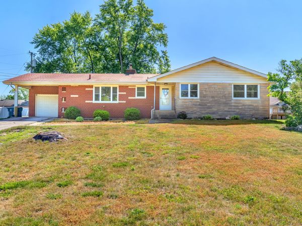 325 Cedar Street NW , DeMotte, IN 46310