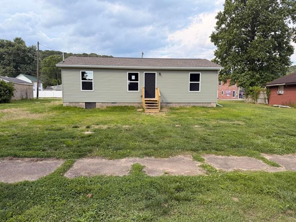 566 Jackson Street , Nelsonville, OH 45764