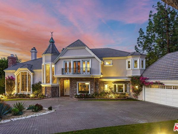 3819 Vista Linda Drive, Encino, CA 91316