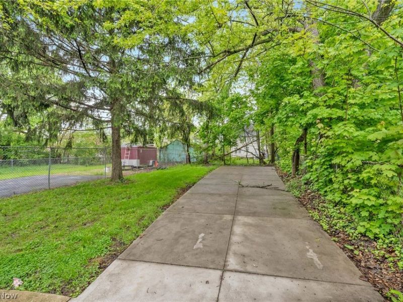 12009 Griffing Avenue, Cleveland, OH 44120 Photo 28
