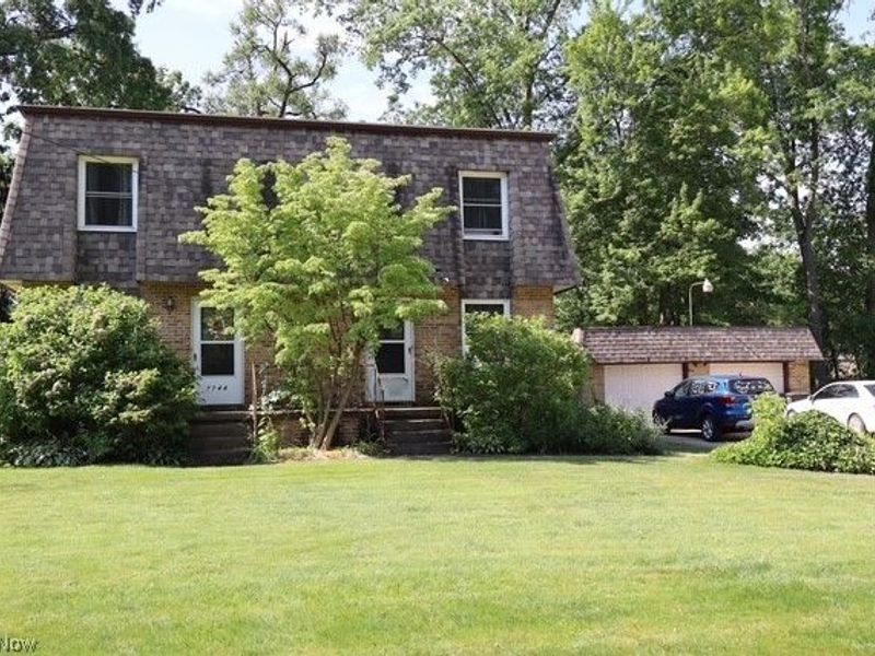 7744 Brookwood Drive NE, Warren, OH 44484 Photo 1