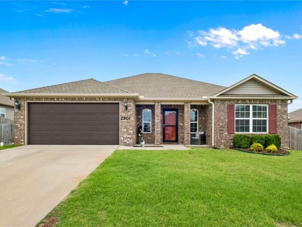 2501 Maplewood Avenue, Lowell, AR 72745