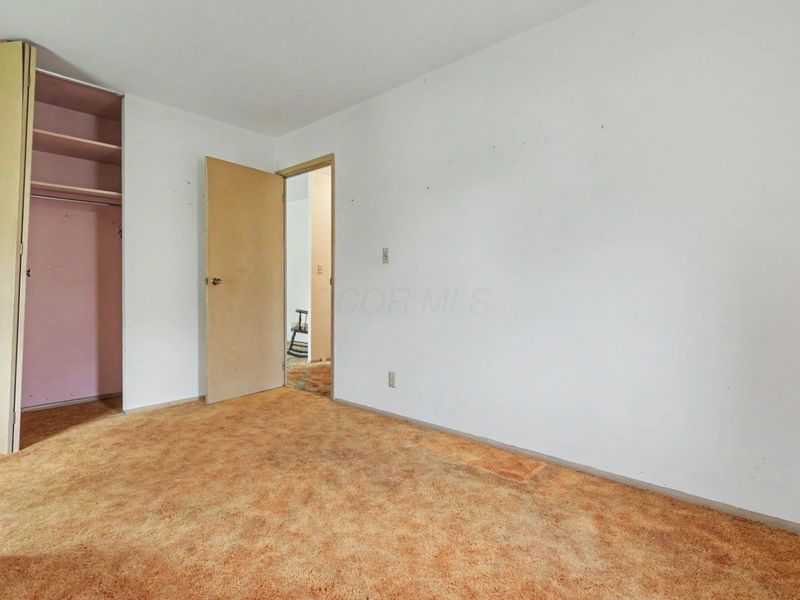 347 Redmond Road, Columbus, OH 43228 Photo 12
