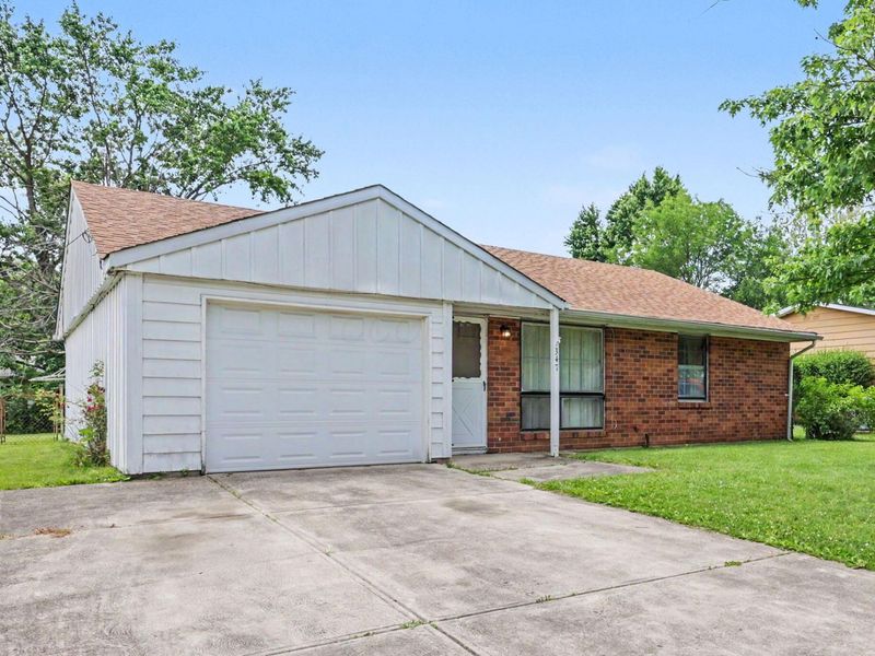 347 Redmond Road, Columbus, OH 43228 Photo 2