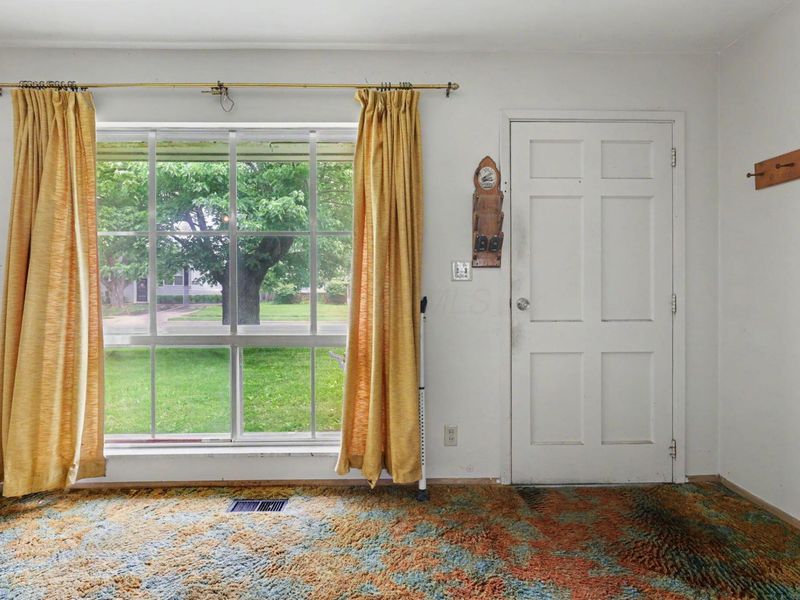 347 Redmond Road, Columbus, OH 43228 Photo 5