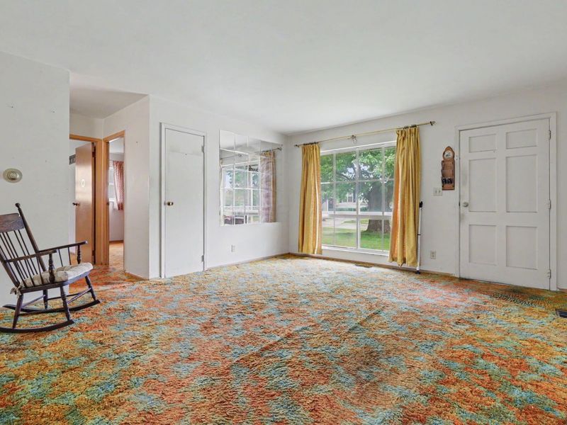 347 Redmond Road, Columbus, OH 43228 Photo 8