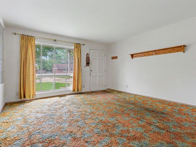 347 Redmond Road, Columbus, OH 43228 Photo 9