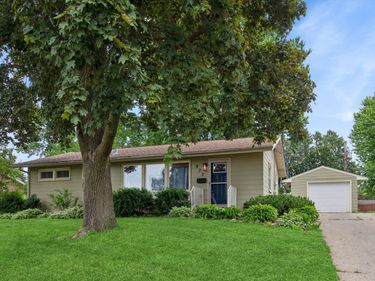 833 9th Avenue SW, Faribault, MN 55021