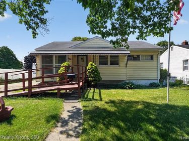 3842 Beechwood Avenue, Flint, MI 48506