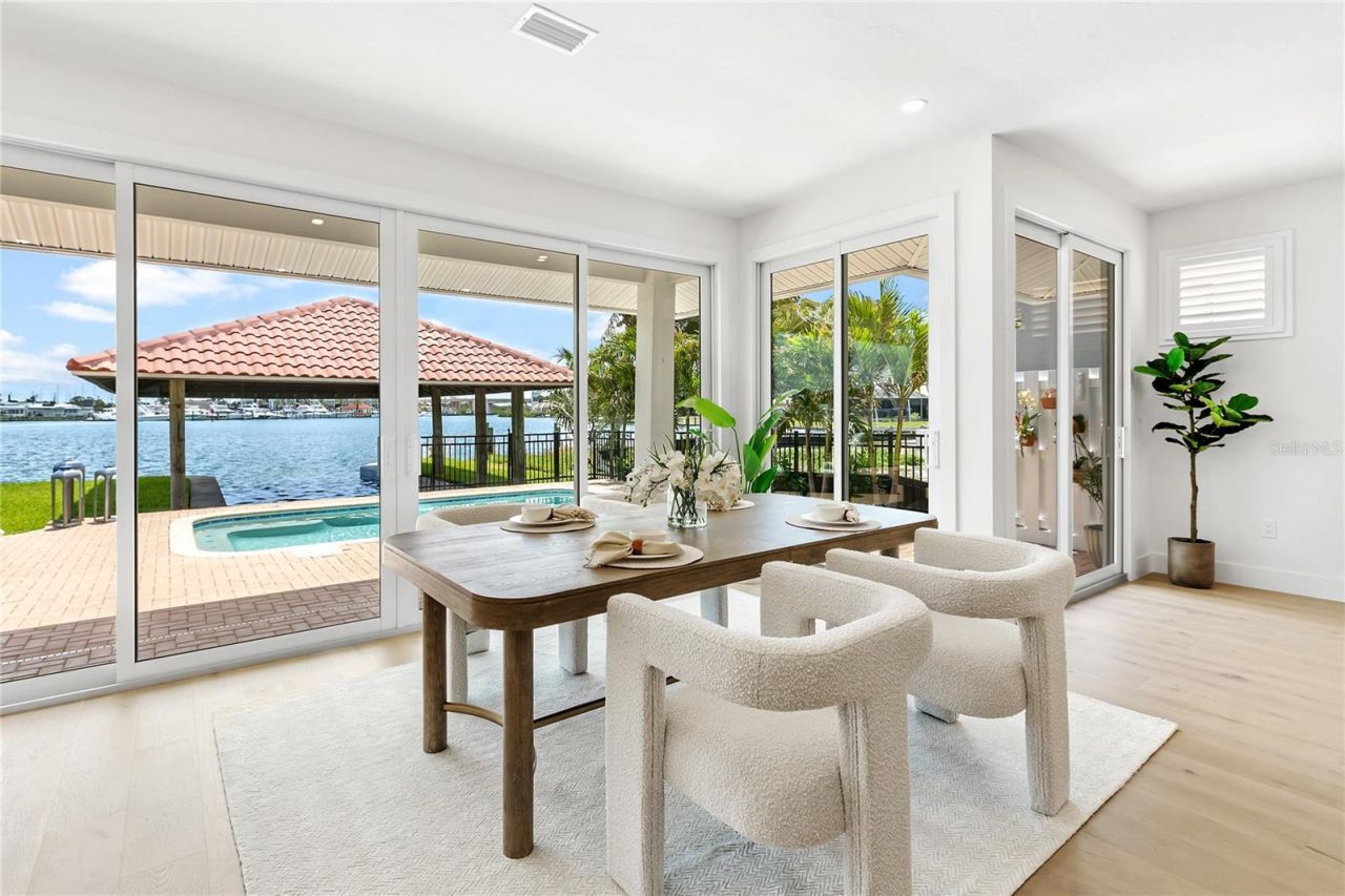 330 W Bay Drive, Venice, FL 34285 Photo