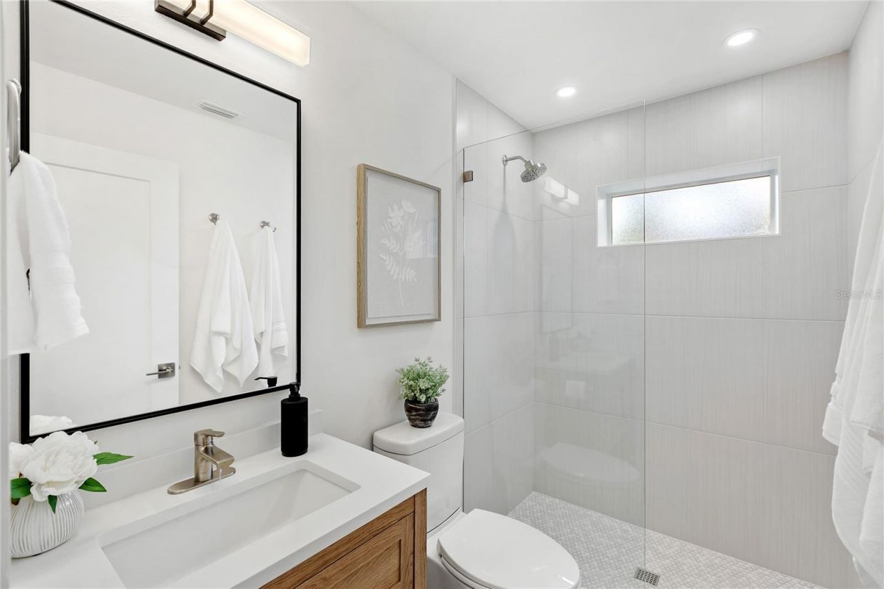 330 W Bay Drive, Venice, FL 34285 Photo