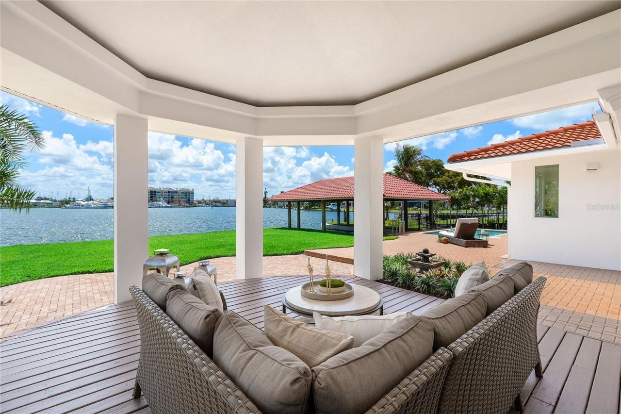 330 W Bay Drive, Venice, FL 34285 Photo