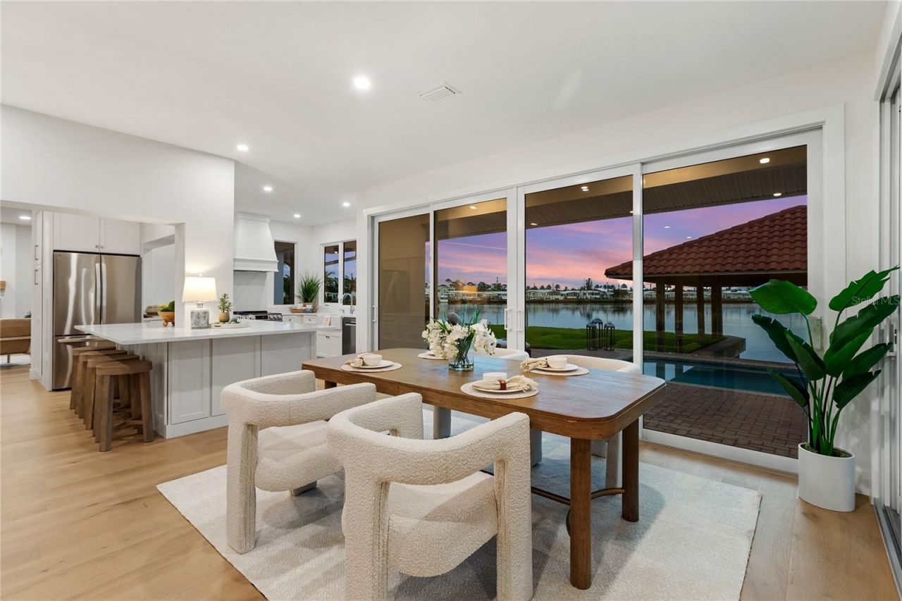 330 W Bay Drive, Venice, FL 34285 Photo