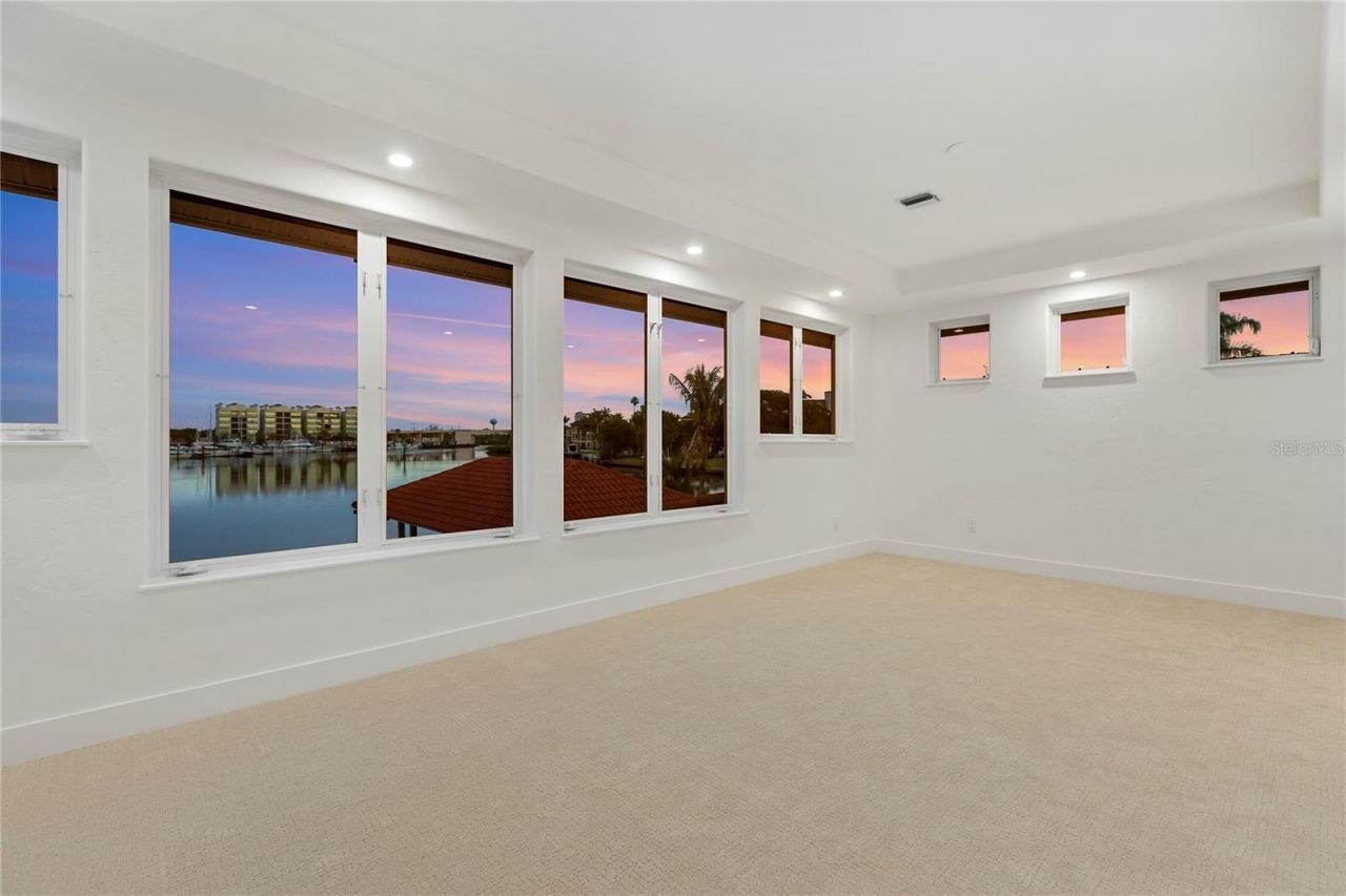 330 W Bay Drive, Venice, FL 34285 Photo