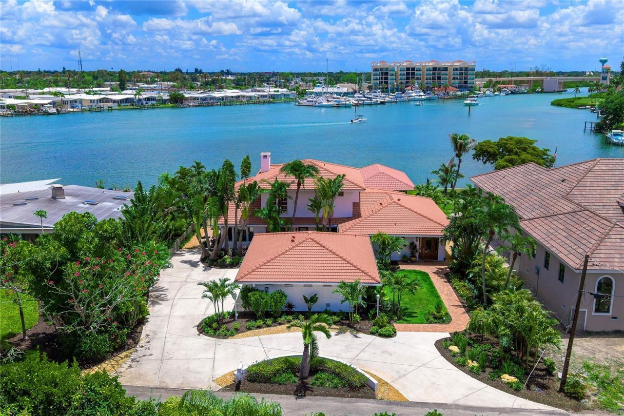 330 W Bay Drive, Venice, FL 34285 Photo
