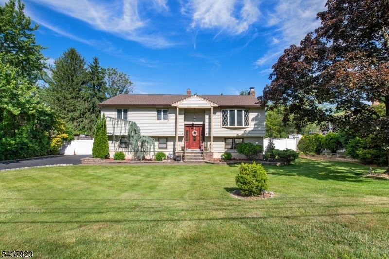 1 Lundy Ter, Butler, NJ 07405 Main Photo