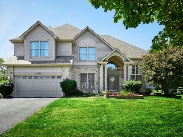 26300 W Chatham Drive, Plainfield, IL 60585