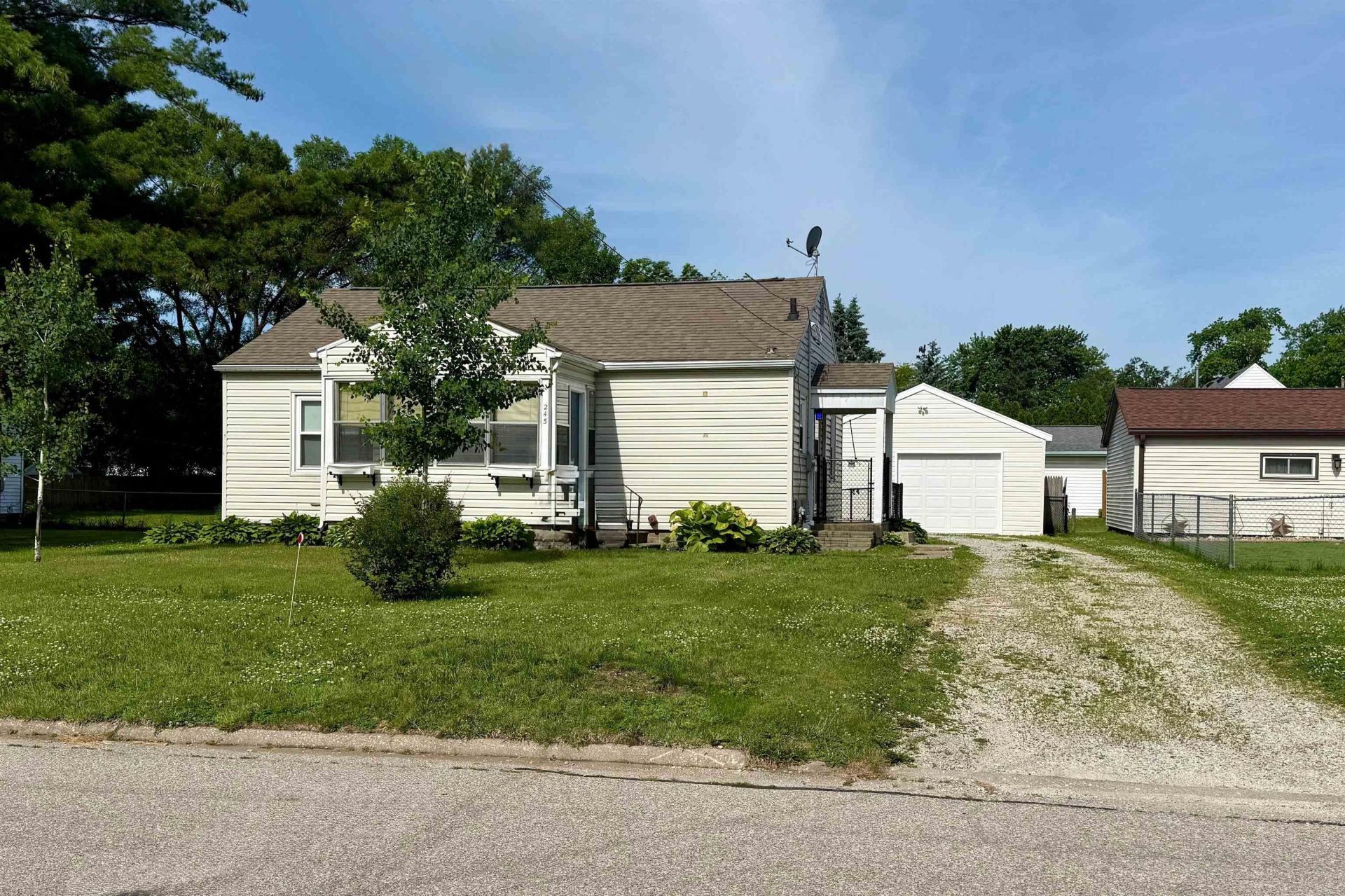 245 Normandy Street, Waterloo, IA 50703 Main Photo